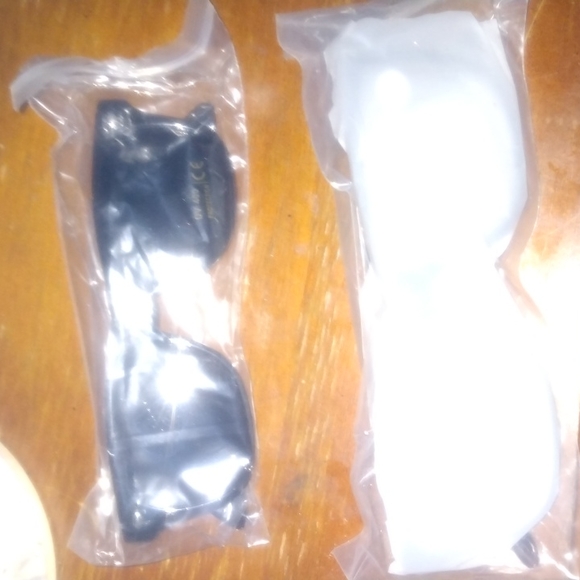 Kiddo shades and reading glasses - Picture 1 of 3